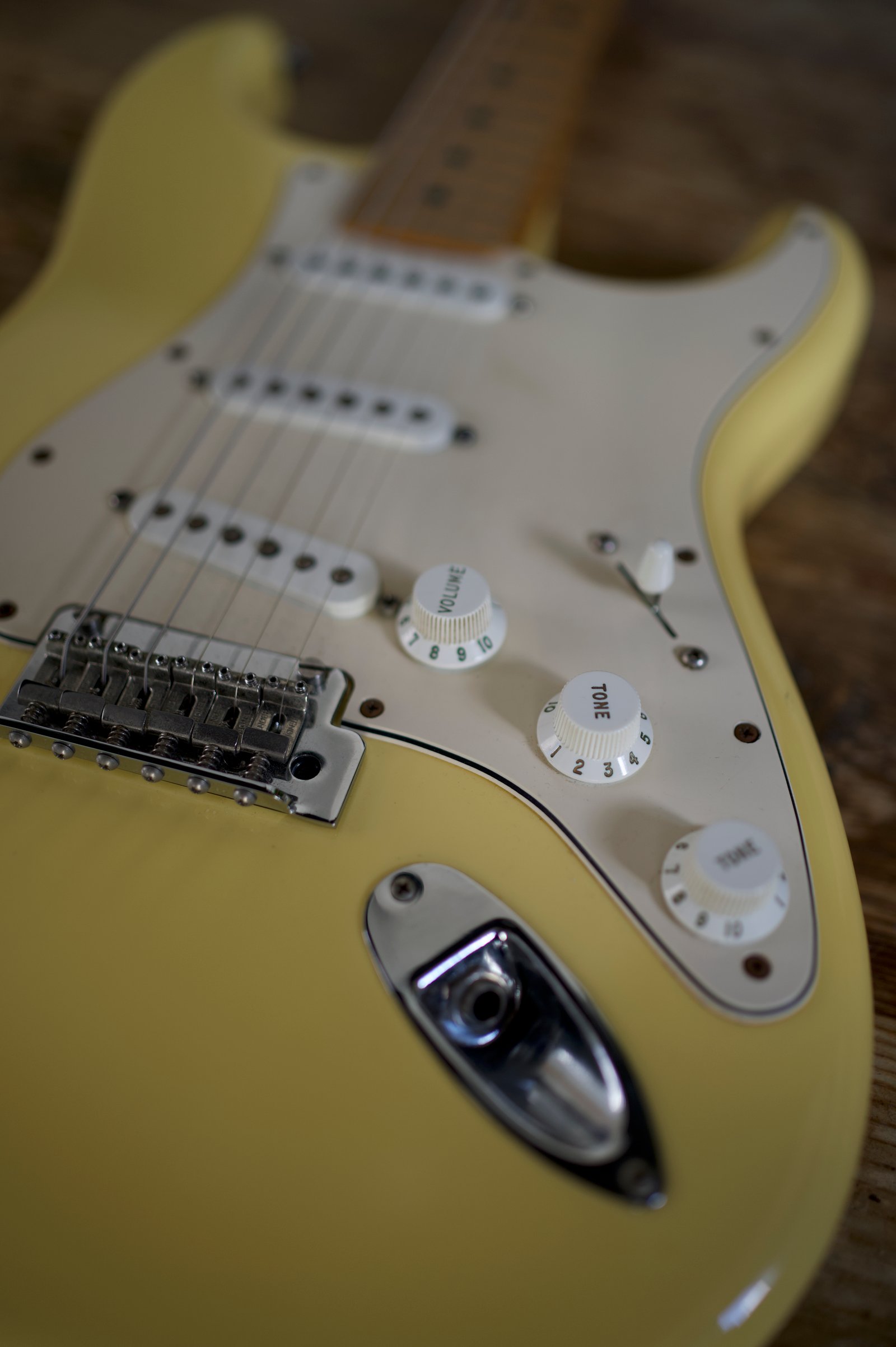 Electric guitar